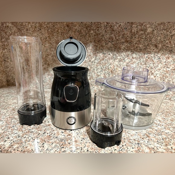 NEW FOOD PROCESSOR SET - Picture 2 of 5